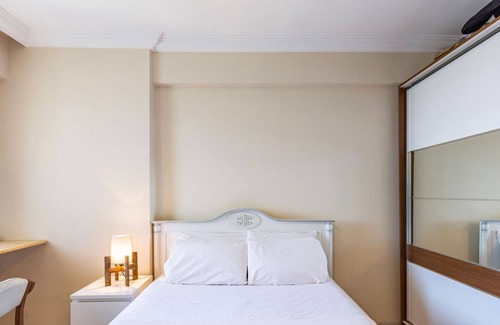 Pendik Apartment | Flat with Shared Pool near Sabiha Gokcen Airport