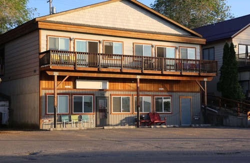 Polson House | Flathead Lake - Condo building 23 beds