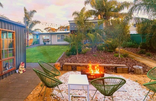 Christies Beach House | Flawless on Fenton Christies Beach