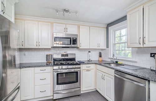 Greenwich Apartment | Flex Comfort Apts of Greenwich #2
