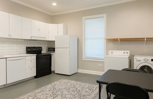 Griffin House | Flexible Stay Options Near Speedway