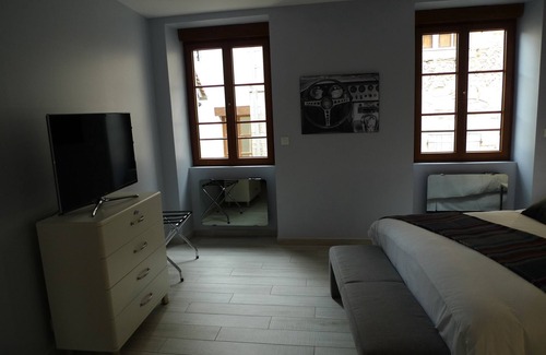 Sancerre House | Flint residence in the heart of Sancerre