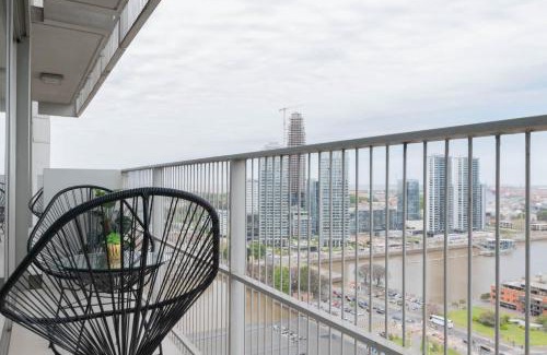 San Telmo Apartment | Fliphaus Azopardo 700 'A' - Lux Loft Pool Puerto Madero