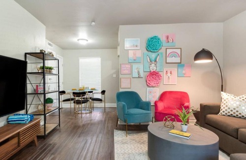 Austin Apartment | Flirty Flamingos l No Service Fees Poolside