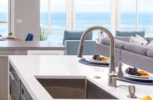 Leucadia House | Floating on Top of the Ocean