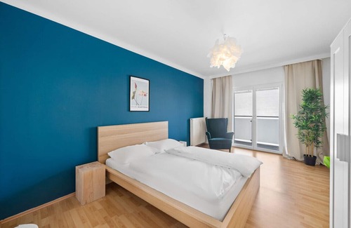 Schottenfeld Apartment | Flora Collection 12 in Vienna