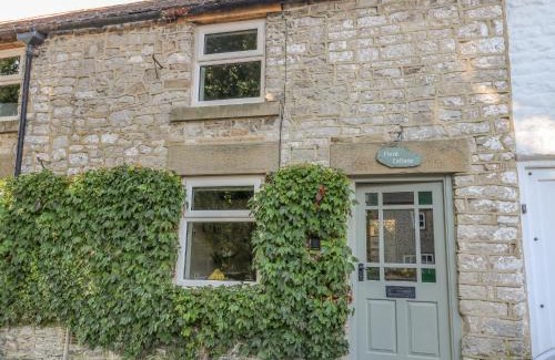 Tideswell House | Flora Cottage
