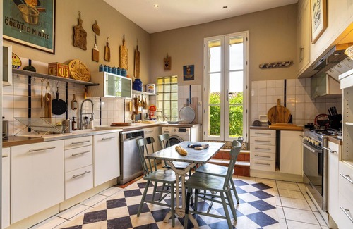 Saint-Thibery House | Flora - Maison de Maître - Patio et Piscine Privée