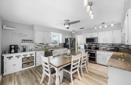Marco Island House | Florida-Style Home | Pool, Kayak, Bikes, & Ping Pong