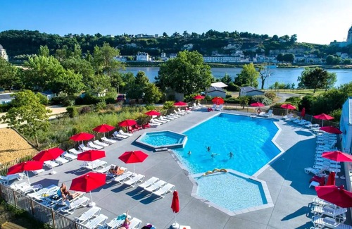 Saumur House | Flower Camping L'Ile d'Offard * - Mobil home Premium 40m2 (2 bedrooms) + CLIM + TV + panoramic terrace + bed linen + towels 4 people