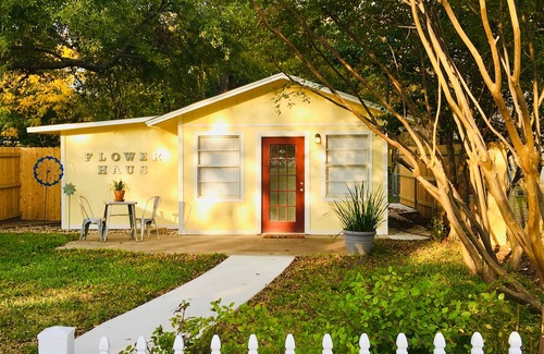 Fredericksburg House | Flower Haus Adorable Cottage with HOT TUB 6 blocks to Main St/Center