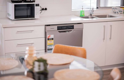 Belmont Apartment | Fly In, Relax and Explore 2BR Near Perth Airport