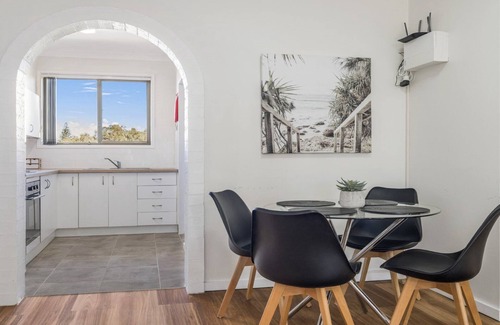 Flynns Beach Apartment | Flynns Beach Seascape