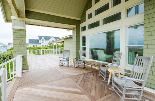 South Beach House | Following Seas is a Oceanfront 5BR/5BA retreat for families of all sizes!
