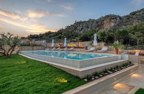 Lefktron Villa | Foneas Bay Villa