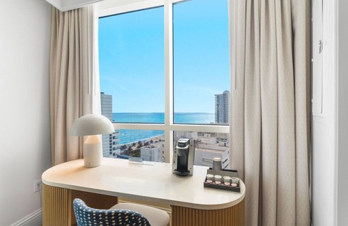 Mid Beach Apartment | Fontainebleau Jr Suite Ocean View