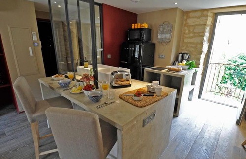 Sarlat-la-Caneda Historic Center Apartment | Fontaines de lÁbbaye