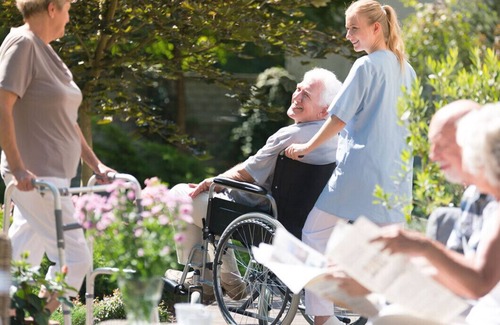 Kelmscott House | FOOTHILLS LIVING ONLY 30min TO PERTH CITY