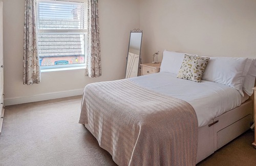 Cromer Cottage | Footsteps away from sandy toes and some great places to eat, drink and shop.