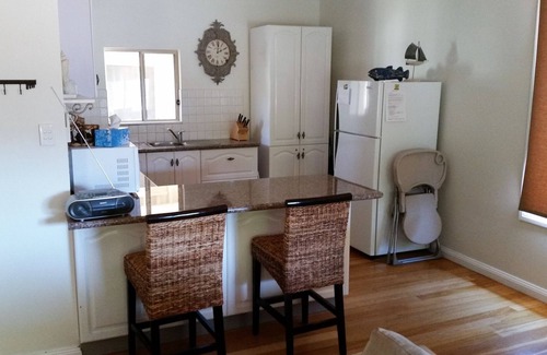 Normanville Cottage | Footsteps Cottage at Normanville- Pet friendly