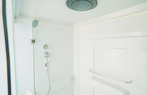 Futo Cabin | For 3 people Premium Dome 6m Tent F with shower/Ito Shizuoka