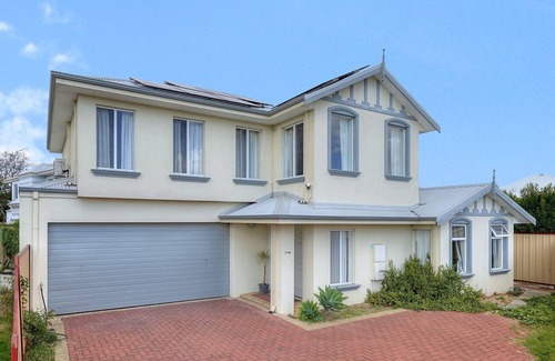 Bayswater House | For Non Smokers Only- A Cosy Home Central to Everything in Perth
