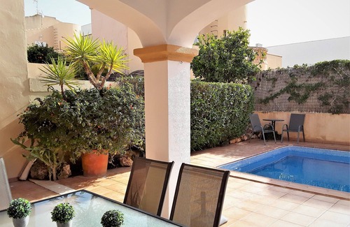 Cala Mandia House | For spontaneous travelers: vacation home close to the beach with pool, WLAN and air conditioning