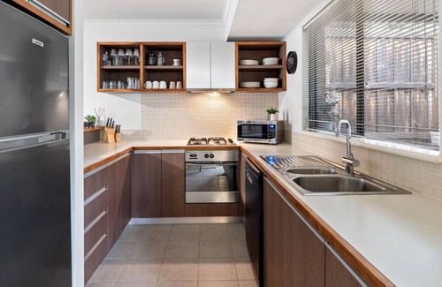 Margaret River Apartment | Forest Edge Villa | Family Friendly | Walk To Town