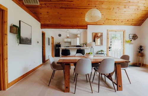 Packwood Cabin | Forest Escape by Stay in Nest - SPA/Mt Rainier NP