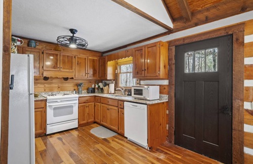 Big Canoe Cabin | Forest Footprints in Big Canoe