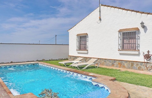 Conil de la Frontera Ski Chalet | Forest house with private pool
