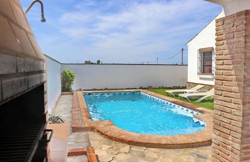 Conil de la Frontera Ski Chalet | Forest house with private pool