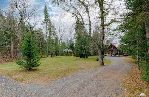 Nominingue Ski Chalet | Forest & kayak family cottage
