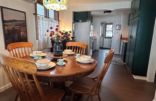 Forest Lake House | Forest Leaf Lake House, 30 mins from Twin Cities