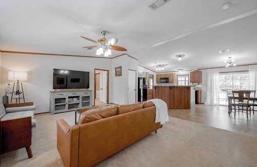 Conroe House | Forest Side manufactured home in Richards - 3 bedrooms