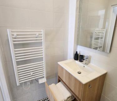 Charleville-Mezieres Apartment | Forest Studio Ground Floor Hyper Centre Train station 5 minutes away