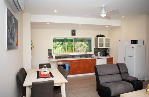 Cudgera Creek House | “Forestdale Pet Friendly” 5 minutes to Pottsville beach and shops