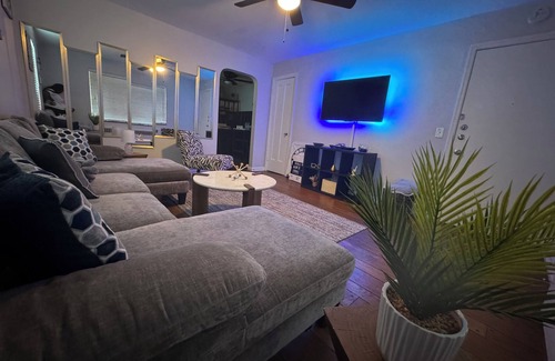 Roselawn Finance Apartment | Forget your worries in this spacious, serene 1-bedroom unit with lots of charm.