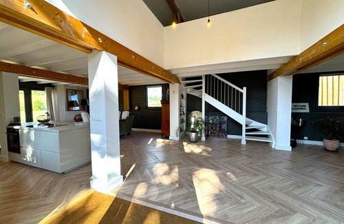 Coux-et-Bigaroque-Mouzens House | Former tobacco barn renovated as a loft, with heated pool and enclosed garden