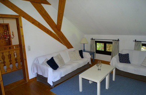 Schoellnach House | Former farmhouse in a forest clearing