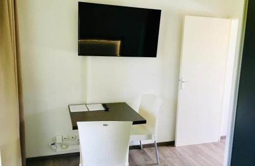 Equemauville Apartment | FormiSTUDIO I