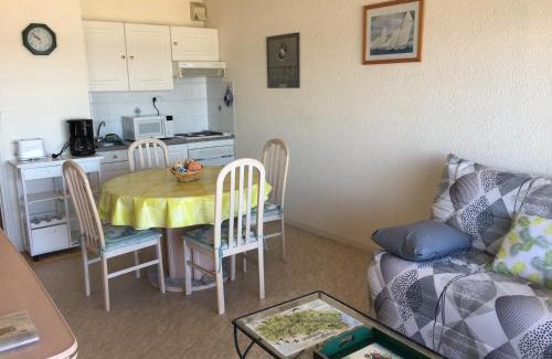 Fort-Mahon-Plage Apartment | Fort-Mahon-Plage : Appartement cosy à deux pas de la mer, animaux admis, parking privatif - FR-1-482-27
