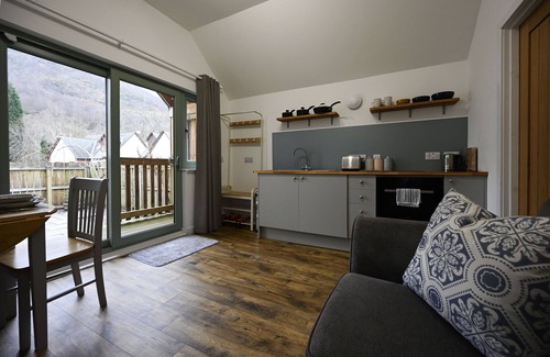 Fort William Ski Chalet | Fort William Chalet - a chalet that sleeps 2 guests in 1 bedroom