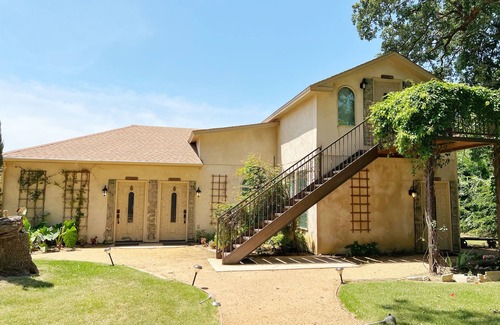 Lincoln Park Villa | Fortunata Winery Villa #3, Tuscan-Inspired Escape