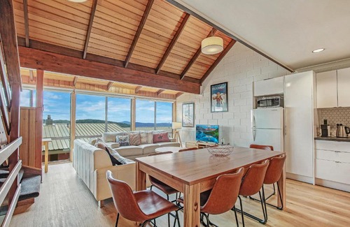 Hotham Heights Apartment | Fountains 3
