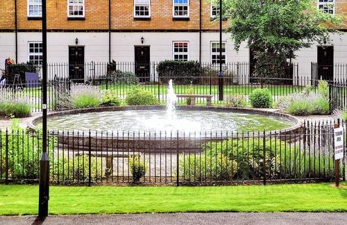 York Apartment | Fountains View 2 bedroom Apartment