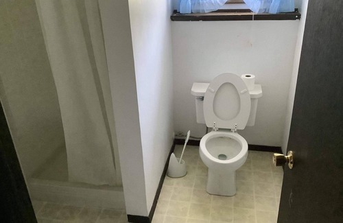 Oshkosh House | Four bedroom home great for EAA, Lifest, ‘25 NFL Draft and other Oshkosh events!