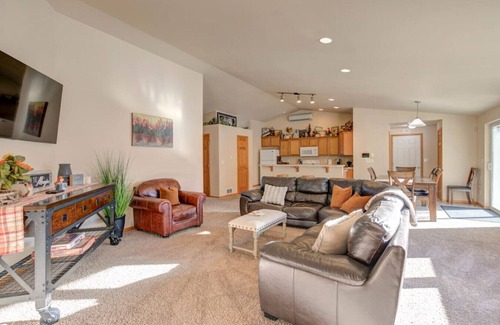 Raymond Apartment | Four Bedroom Home with Hot Tub and Views