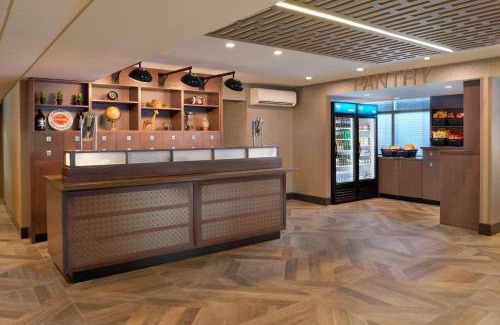 Hamilton Hotel | Four Points by Sheraton Hamilton - Stoney Creek