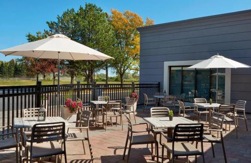 Hamilton Hotel | Four Points by Sheraton Hamilton - Stoney Creek